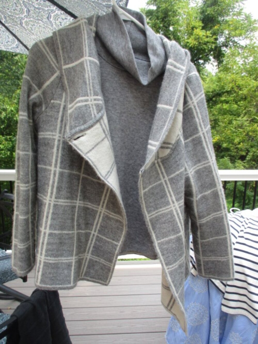 Ellen Tracy Gray turtleneck and sweater combo Sz Large